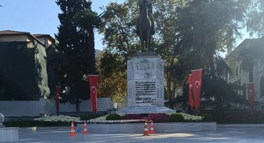 Büyükşehir'den Atatürk Anıtı'na bakım