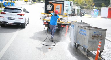 Çayırova'da çöp konteynerlerine yerinde temizlik