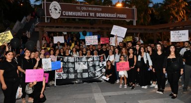 CHP Çiğli İlçe Başkanlığı'ndan kadına şiddete hayır yürüyüşü