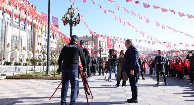 Cumhuriyet Bayramı kutlamaları Keçiören'de çelenk sunma ile başladı