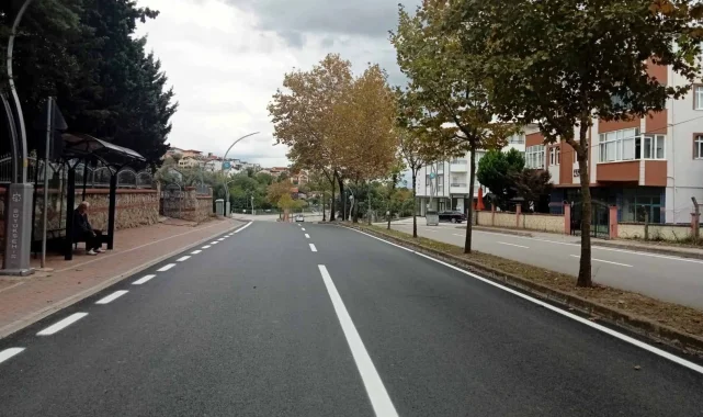 Derince Ertuğrul Gazi Caddesi'nde yol çizgileri çizildi