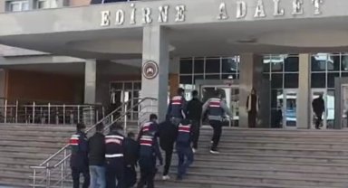 Edirne'de jandarma 5 göçmen organizatörü yakaladı