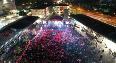 Emir Can İğrek Osmangazili gençleri coşturdu