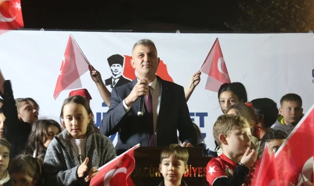Gölcük halkı Cumhuriyet'in 101. yılını coşku ile kutladı