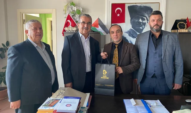 İzmit Belediyesi yöneticileri Kandıra İlçe Müftüsünü ziyaret etti