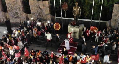 Karabağlarda coşkulu Cumhuriyet korteji