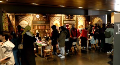 Karatay Kent Konseyi Gençlik Meclisi'den "Konya Kitap Günleri"nde anlamlı stant