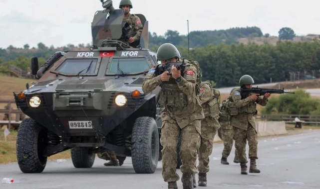 KFOR Komutası İtalya'ya devrediliyor