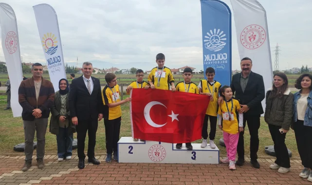 Kocaeli Gölcük'te Cumhuriyet coşkusu sporla birleşti