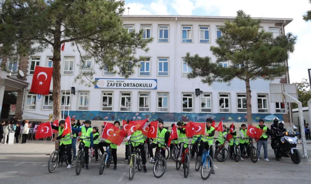 Konya Büyükşehir'in "Güvenli Okul Yolları Projesi"nde 29 Ekim coşkusu