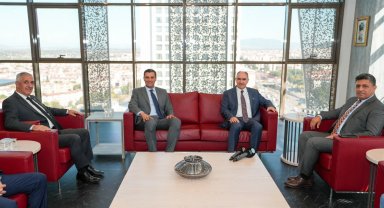 Manisa Büyükşehir Belediye Başkanı Zeyrek, Vali Özkan'ı konuk etti