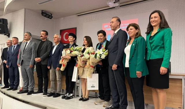 Manisa'da yurtsever kadınlar Cumhuriyet'i konuştu