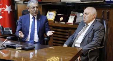 Mardin Valisi Akkoyun Başkan Hayrettin Demir'i ziyaret etti.