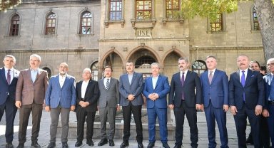 Memduh Büyükkılıç Öğretmenler Odası'nda