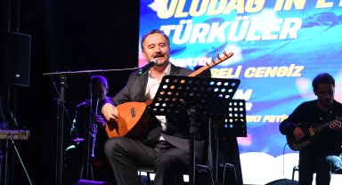Menteşeli Cengiz, Bursa yöresi türküleri ile coşturdu
