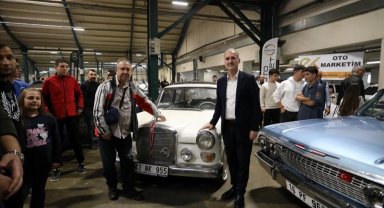 Mercedes tutkunları İnegöl'de bir araya geldi