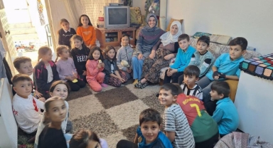 Minik öğrenciler yaşlıları unutmadı