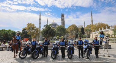 Motosikletli ve atlı kadın zabıtalar görevde