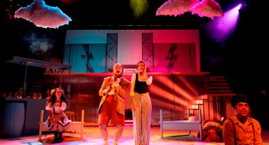 Nilüfer Kent Tiyatrosu 'Şvayk' ile perde açtı