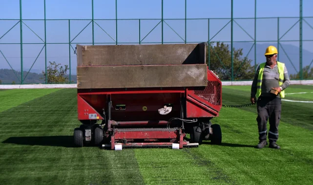 Osmangazi Belediyesi'nden Gündoğdu'ya futbol sahası