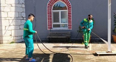 Osmangazi'deki camiler temizleniyor