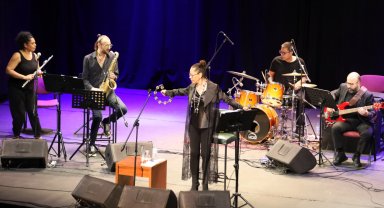 Pop-cazın büyüsü Bursalıları sardı