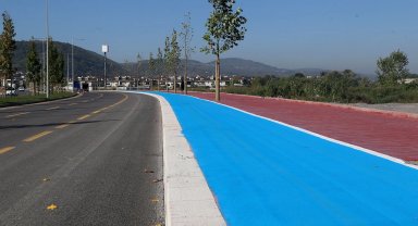 Sakarya yeni arterde bisiklet yolu da tamamlandı