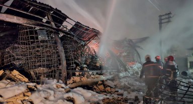 Sakarya'da kauçuk fabrikasında yangın