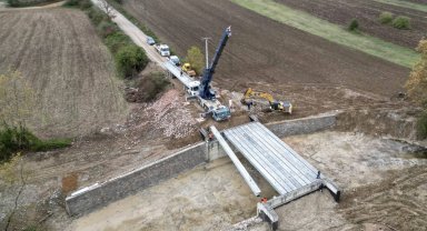 Tatarahmet köprüsünde kiriş montajı tamam