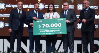 "Teknolojide, dijitalde ve yapay zekada güçlü olmamız lazım"