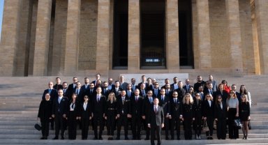 TÜGİAD üyeleri 101. yılda Ata'nın huzurunda