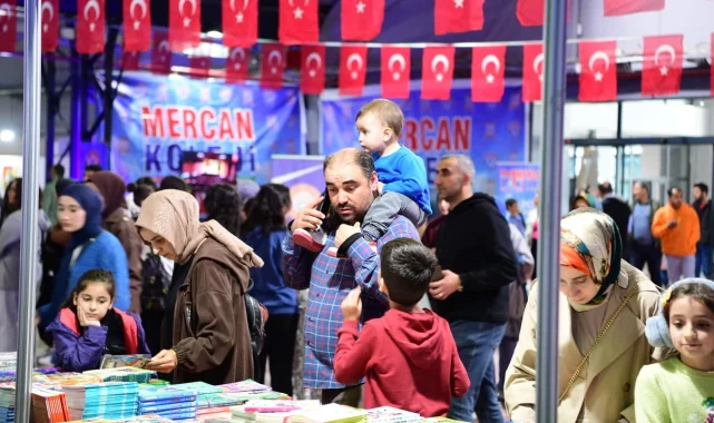 Yazarlar ve okurlar Malatya'da buluştu