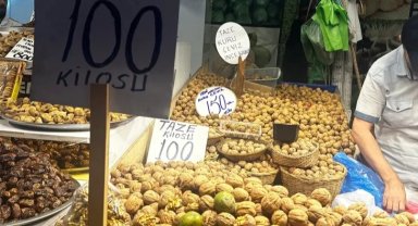 Yeni mahsul taze cevizler Bursa'da tezgaha çıktı