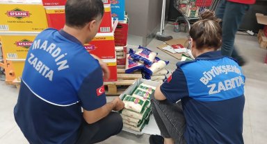 Zincir markette tarihi geçmiş pirinç ele geçirildi