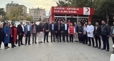 AK Parti Mardin'den kan bağışı