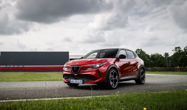 Alfa Romeo'dan yeni bağlantılı araç teknolojisi "Link"