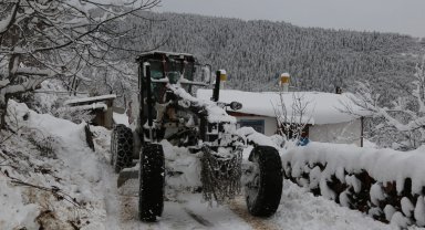Artvin'de kar 125 köye ulaşımı kesti!