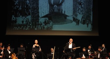 Atatürk'ün sevdiği şarkılar Bursalılara unutulmaz akşam yaşattı