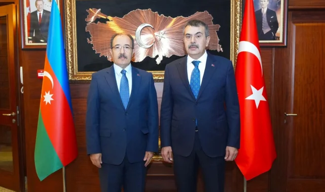 Bakan Tekin'den Azerbaycan'da Bakü Türk Anadolu Lisesi'ne ziyaret