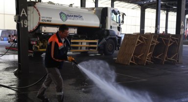 Bakırköy'de pazar yerleri temizleniyor