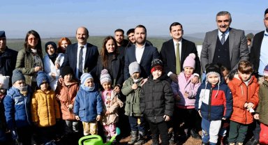 Balıkesir'e 100 bin ağaç kazandırdılar