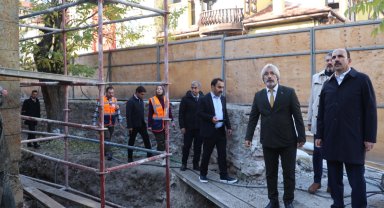 Başkan Altay iki önemli selçuklu eserindeki restorasyon çalışmalarını inceledi