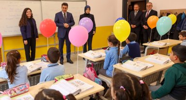 Bilecik Valisi yeni okul binasını ziyaret etti