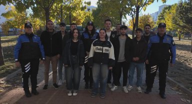 Bingöl polisinden kanser tedavisi gören öğrenciye moral