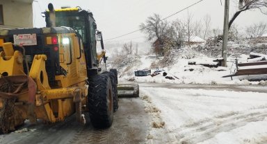 Bursa Büyükşehir, karla mücadele çalışmalarını sürdürüyor