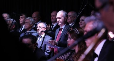 Bursa İnegöl'de TSM gecesinde Başkan Taban da koroya dahil oldu