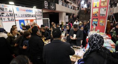 Bursa İnegölüler Kitap Fuarı'nda yazarlarla buluşuyor