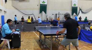 Bursa Osmangazi'de Ulusal Veteran Masa Tenisi Turnuvası sona erdi