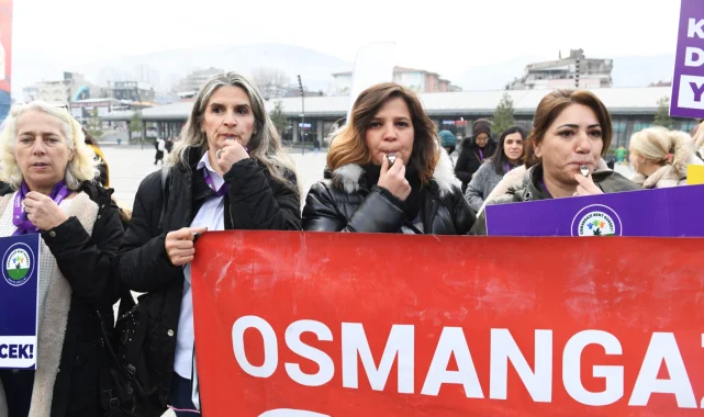 Bursa'da düdükler kadına şiddetin durması için çaldı