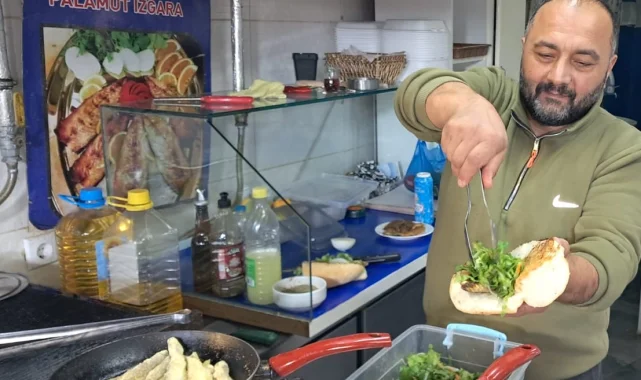 Bursa'da ekmek arası balık keyfi